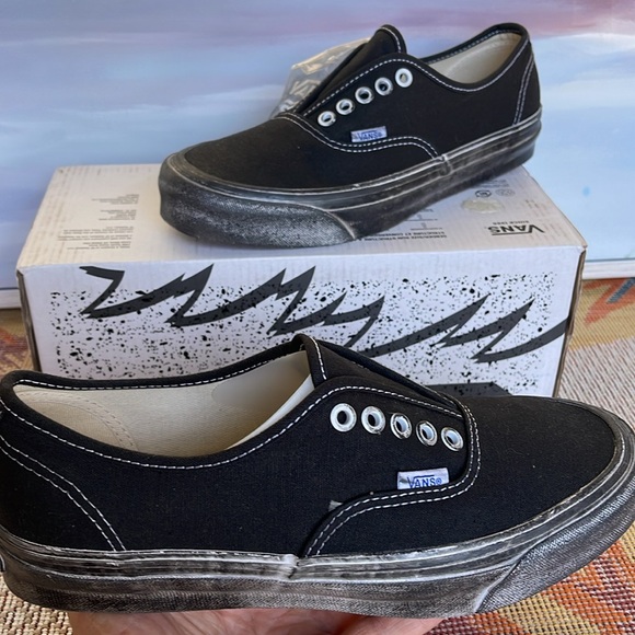 Vans WMNS 0g Authentic L
Stressed Black/White
VN0A5FBDBA2
Sneakers - Picture 11 of 16